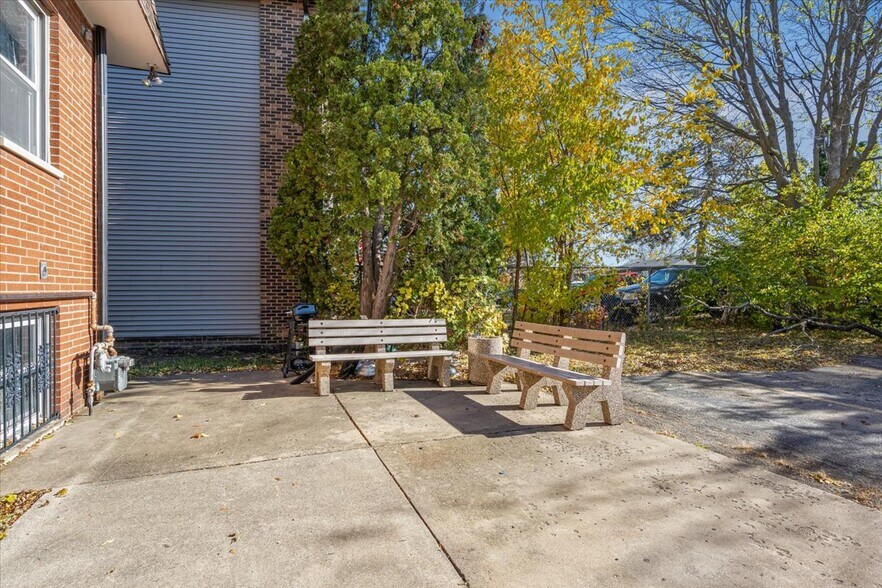 More Photos Of 918 Kimberly Dr, Dekalb Sorority Fraternity House For Sale