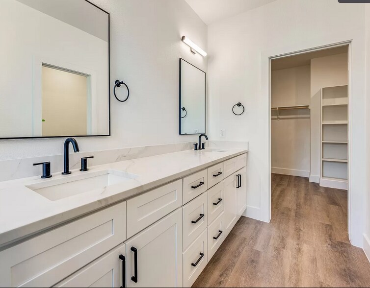 More Photos Of 13325 Bee St, Farmers Branch Apartments For Sale
