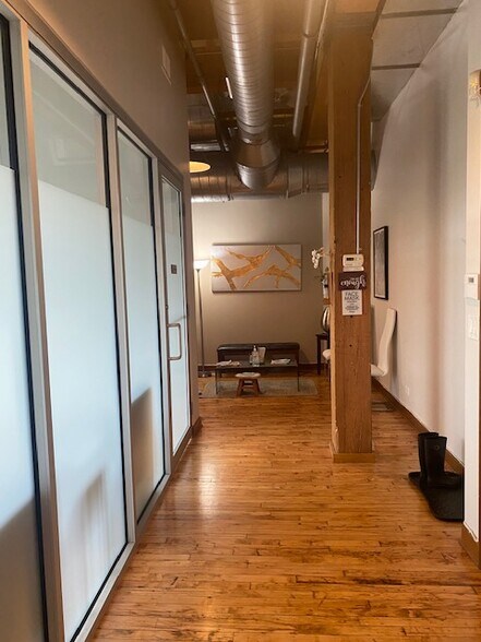 More Photos Of 1901 N Clybourn Ave, Chicago Loft Creative Space For Lease