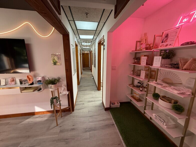 More Photos Of 8200 W Sunrise Blvd, Plantation Office For Sale