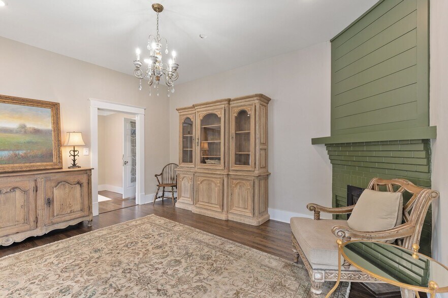 More Photos Of 157 Old Shackle Island Rd, Hendersonville Storefront Retail Office For Sale