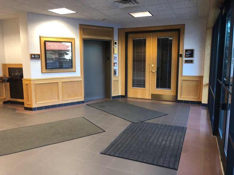 More Photos Of 301 S County Farm Rd, Wheaton Medical For Lease