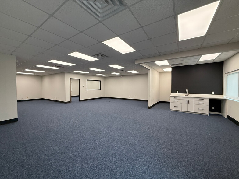 More Photos Of 4201 N Interstate 35, Denton Office For Lease