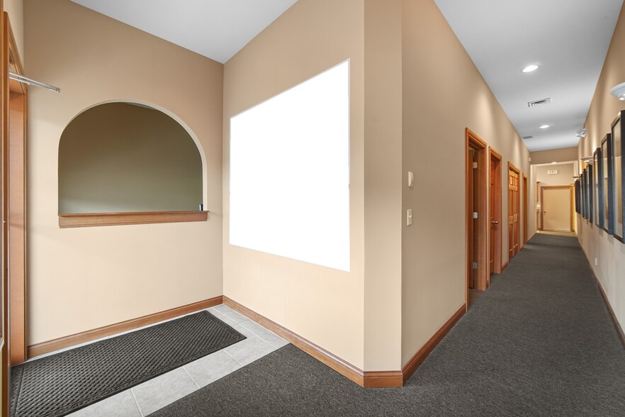 More Photos Of 2502 Beech St, Valparaiso Storefront For Sale