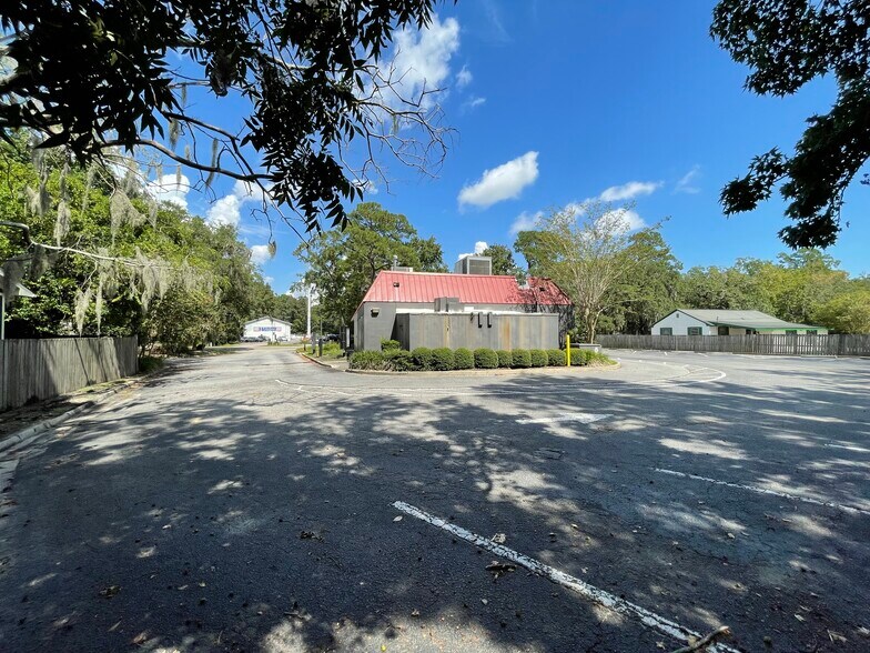 More Photos Of 2563 Ashley River Rd, Charleston Fast Food For Sale