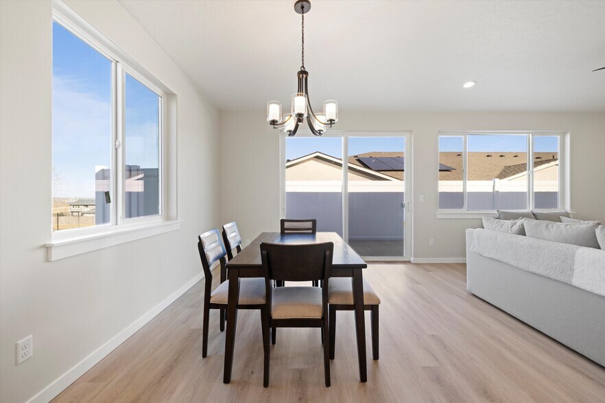 More Photos Of 1101-1109 Fairhaven Loop, Richland Apartments For Sale