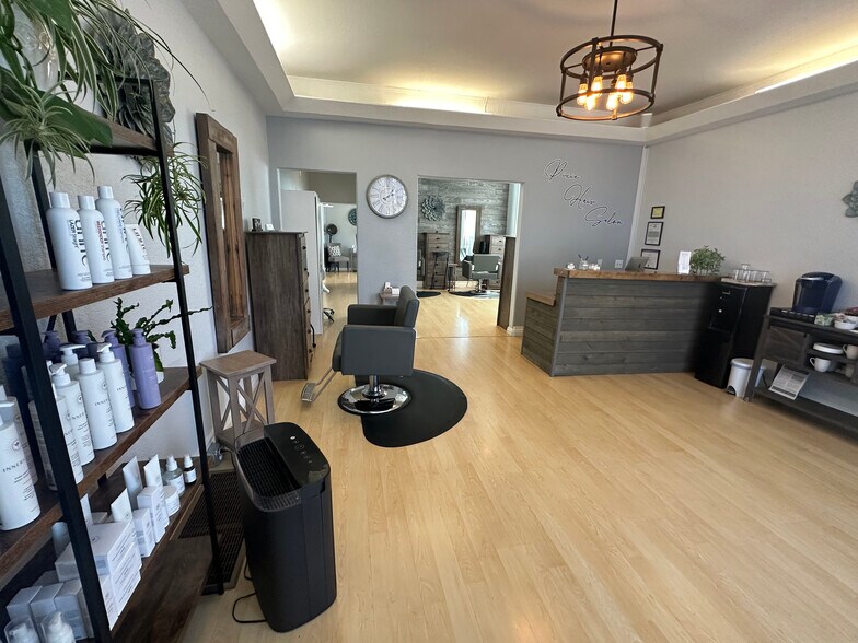 More Photos Of 1054 4th St, Santa Rosa Freestanding For Lease
