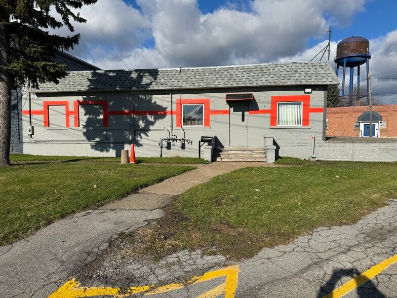 More Photos Of 60 Clyde Ave, Buffalo Warehouse For Lease