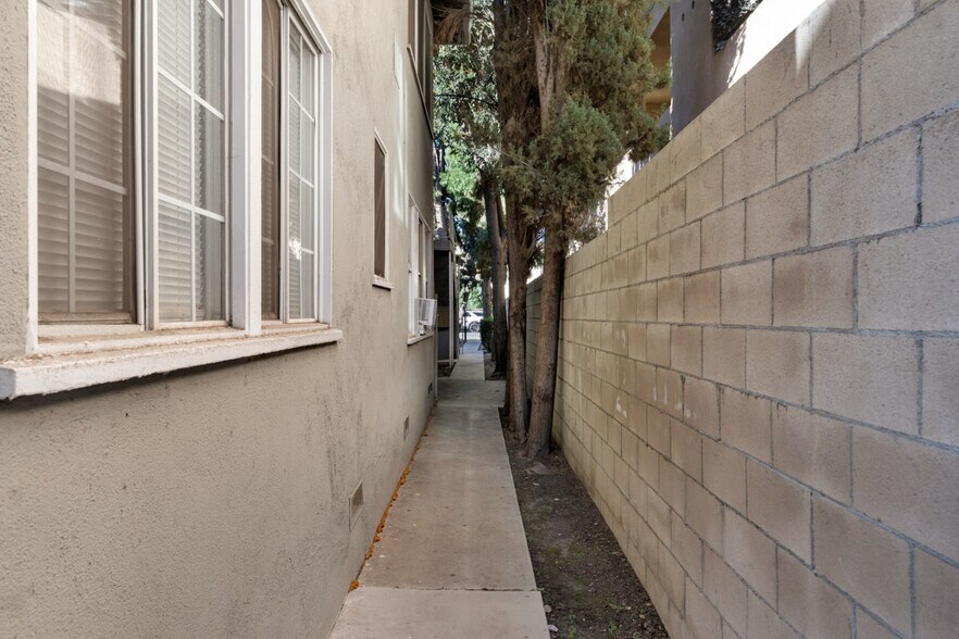 More Photos Of 14622 Sylvan St, Van Nuys Apartments For Sale
