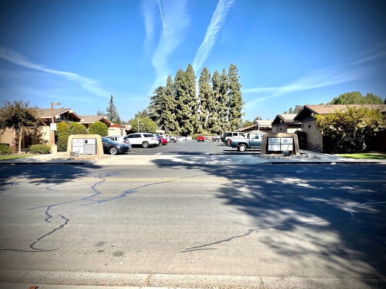 More Photos Of 2740 W Main St, Visalia Medical For Lease