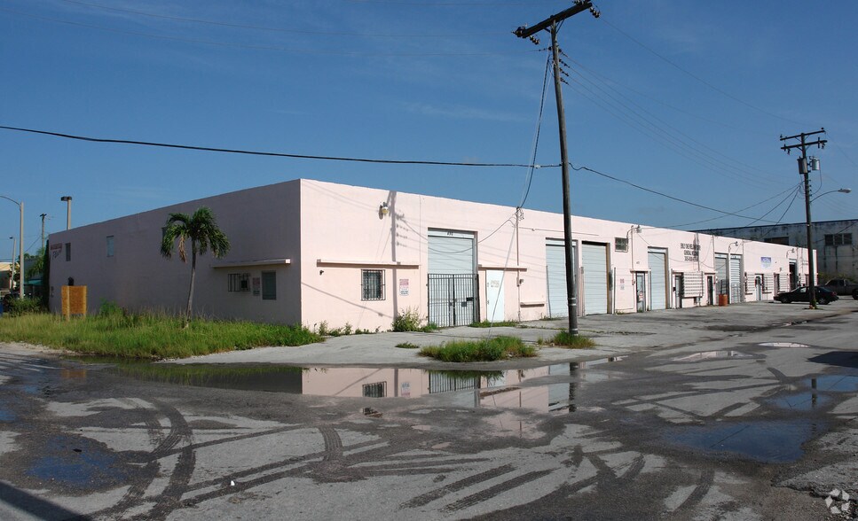 Primary Photo Of 400-490 SE 11th Ave, Hialeah Warehouse For Lease