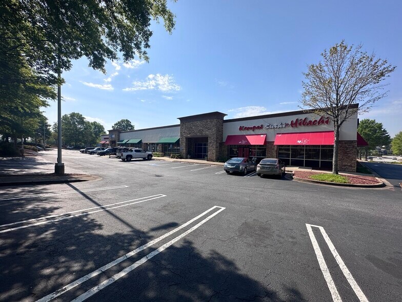 More Photos Of 7105 Stonecrest Pky, Lithonia Unknown For Lease