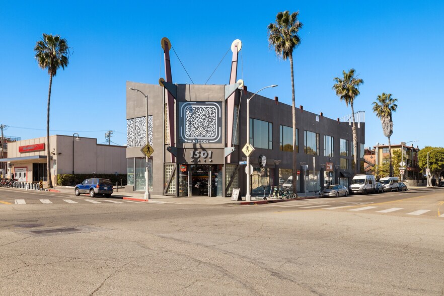 Primary Photo Of 1501 Main St, Venice Storefront Retail Office For Lease