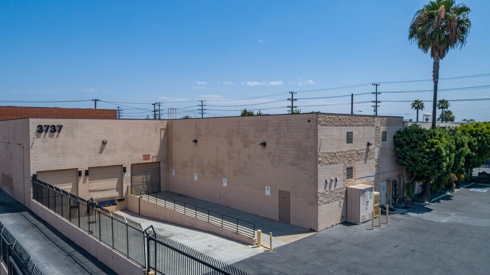 More Photos Of 3737 S Santa Fe Ave, Vernon Warehouse For Lease