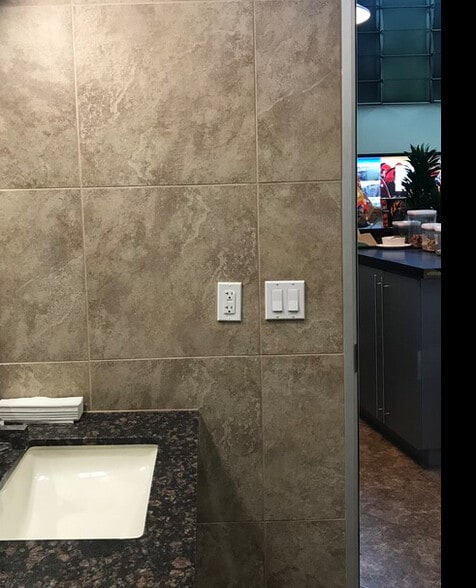 More Photos Of 3501 Ocean View Blvd, Glendale Office For Lease