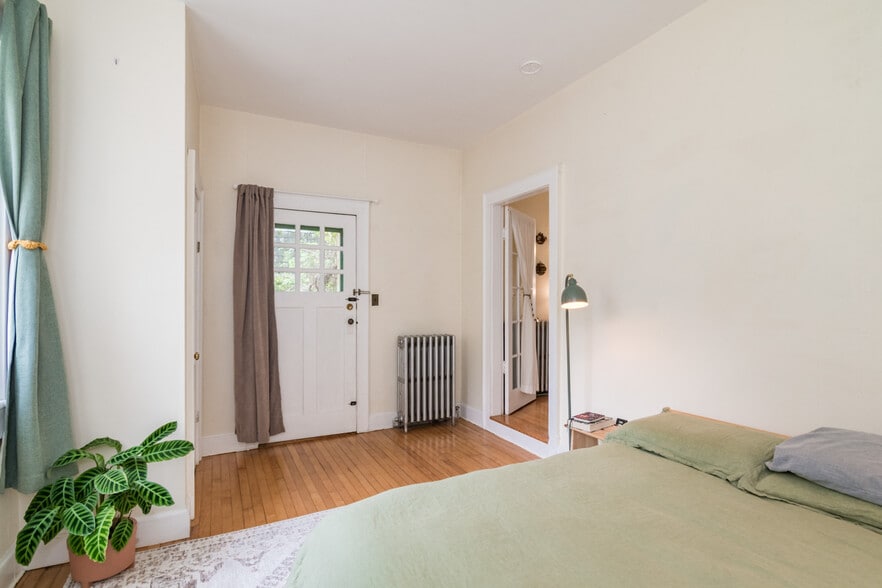 More Photos Of 81 Bridge St, Northampton Multifamily For Sale