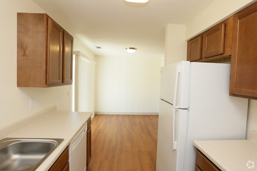 More Photos Of 700 Wincoram Way, Coram Apartments For Lease