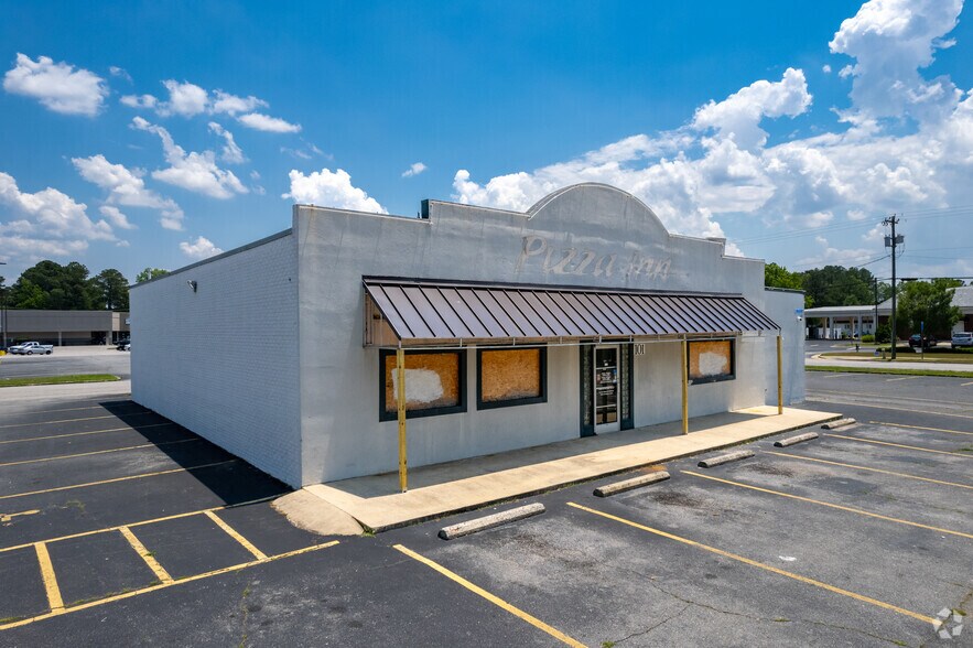 More Photos Of 105-212 N Fairview Rd, Rocky Mount Unknown For Lease