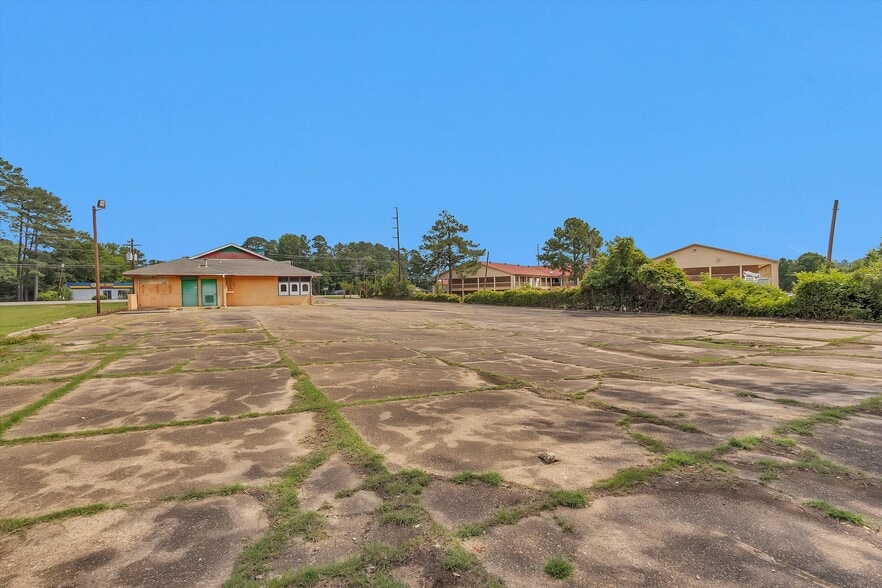 More Photos Of 235 E Gibson St, Jasper Restaurant For Lease