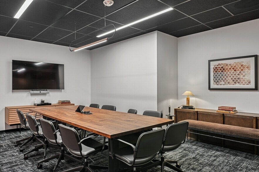 More Photos Of 3400 W Riverside Dr, Burbank Coworking Space