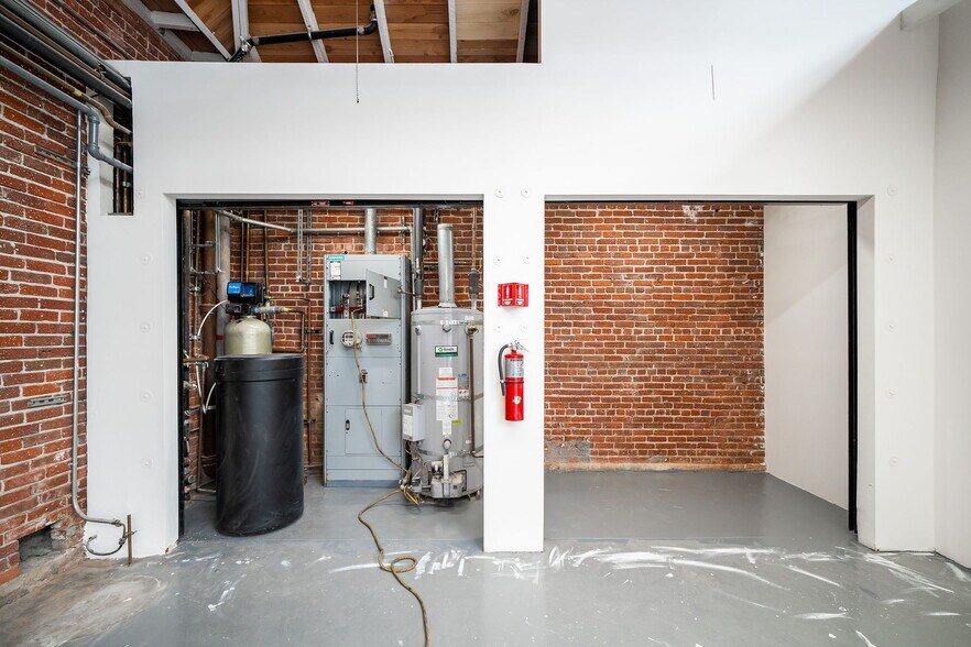 More Photos Of 1359 S Hope St, Los Angeles Warehouse For Sale