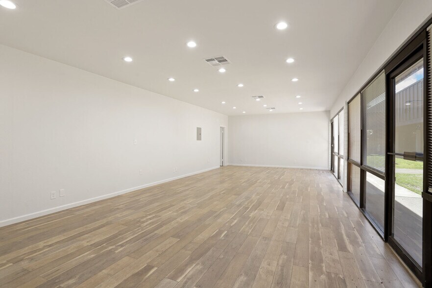 More Photos Of 5637 N Pershing Ave, Stockton Medical For Lease