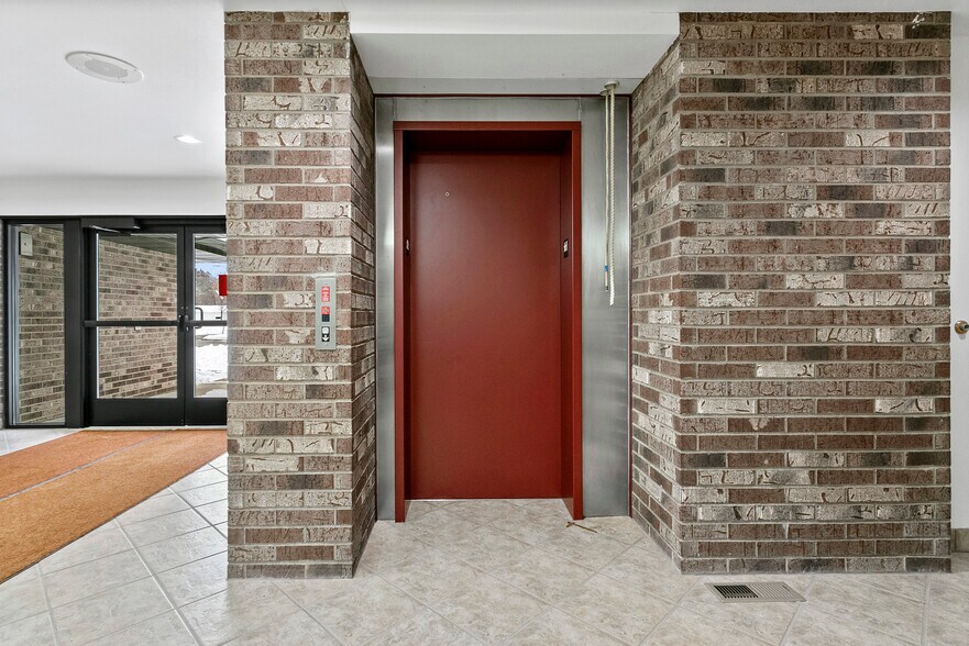 More Photos Of 301 S Chestnut Ave, Oconto Falls Religious Facility For Sale