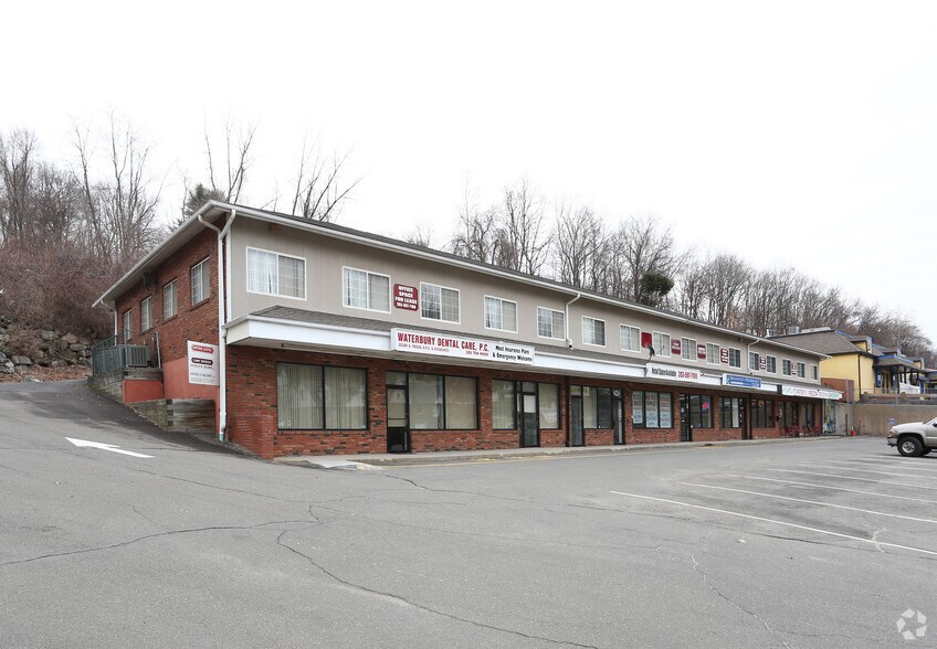 Primary Photo Of 558 Chase Ave, Waterbury Storefront Retail Office For Lease