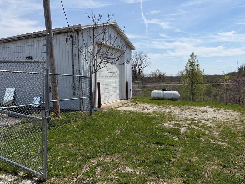 More Photos Of 95 Wildflower Dr, New Concord Auto Repair For Sale