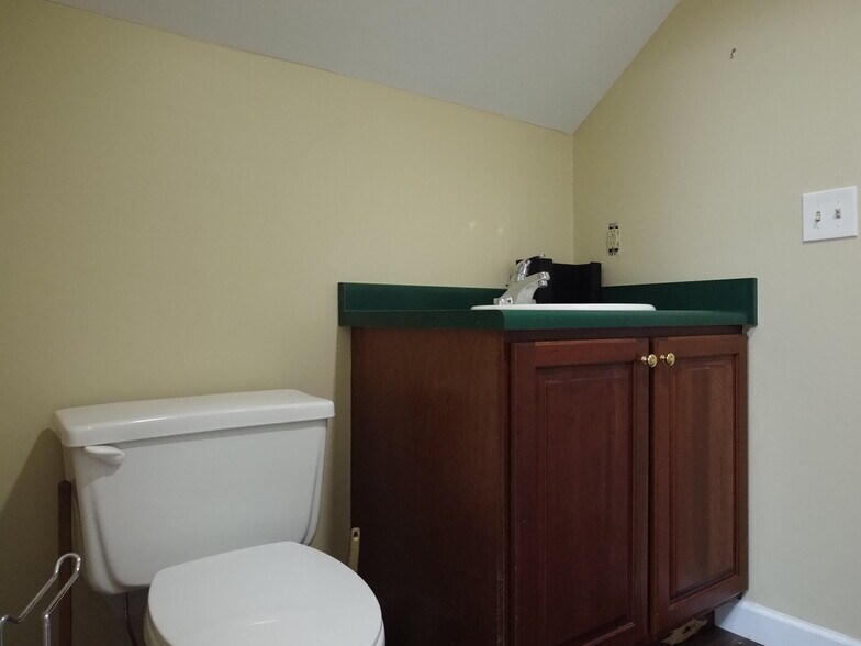 More Photos Of 3218 Mill St, Covington Medical For Sale