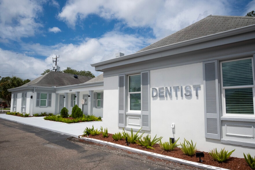 More Photos Of 5200 N Armenia Ave, Tampa Medical For Sale