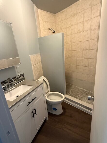 More Photos Of 1317 Linwood Ave, Los Angeles Apartments For Sale