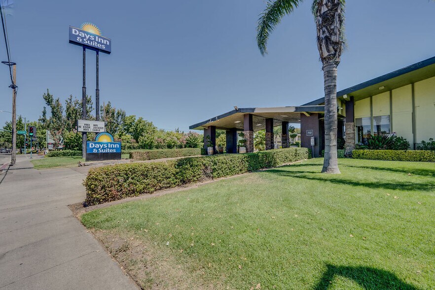 More Photos Of 710 S Cherokee Ln, Lodi Hospitality For Sale