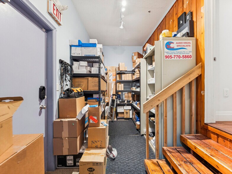 More Photos Of 175 W Beaver Creek Rd, Richmond Hill Light Distribution For Sale