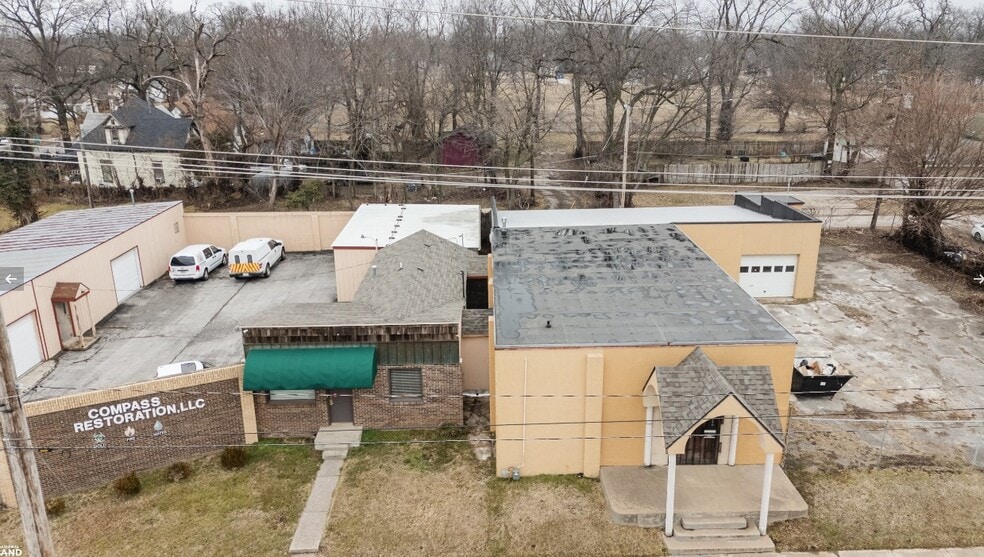 More Photos Of 219 & 303 W Chase st, Springfield Light Distribution For Lease