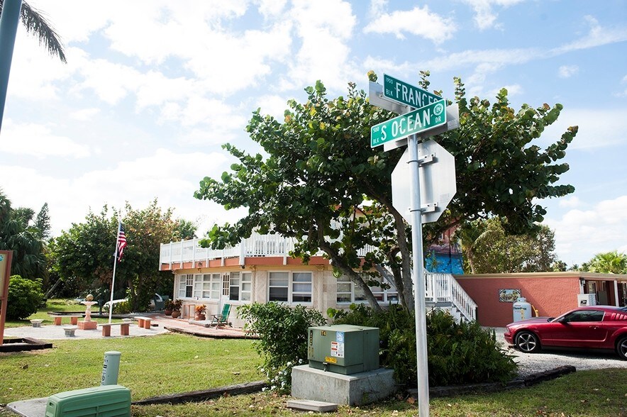 More Photos Of 601 S Ocean Dr, Hutchinson Island Apartments For Sale