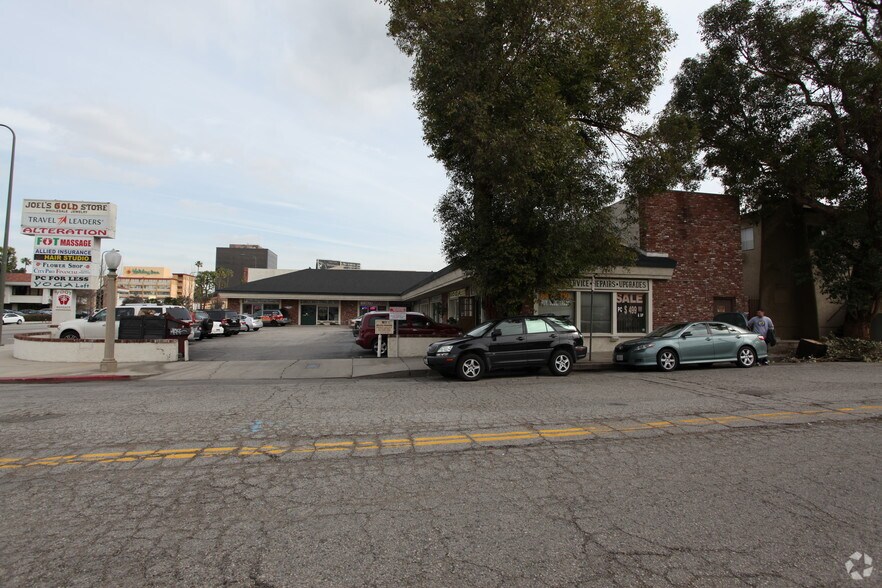 More Photos Of 21212-21230 Ventura Blvd, Woodland Hills Unknown For Lease