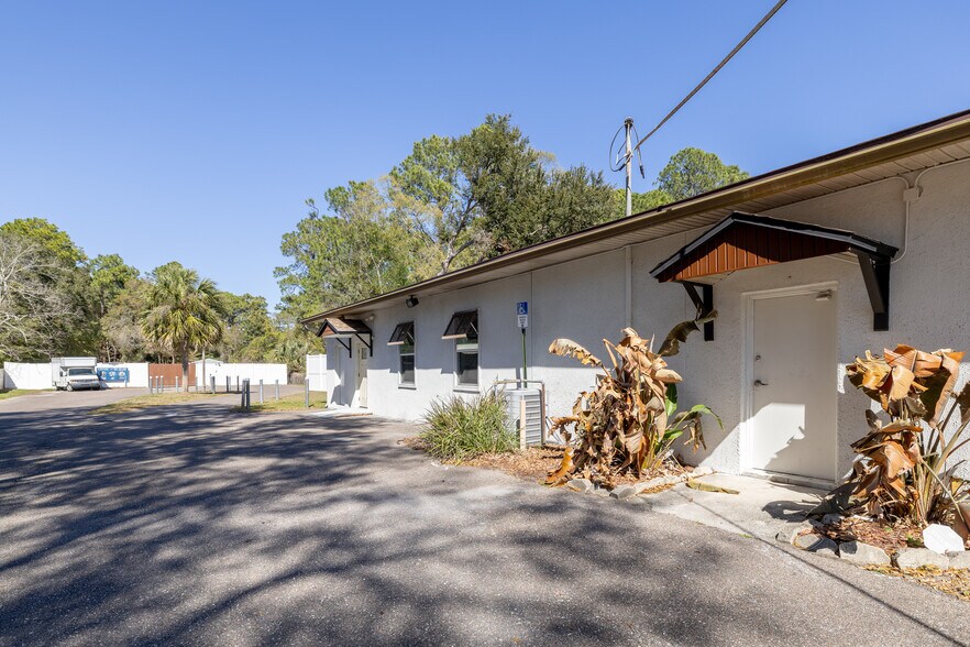 More Photos Of 13957 Mt Pleasant Rd, Jacksonville Office For Sale