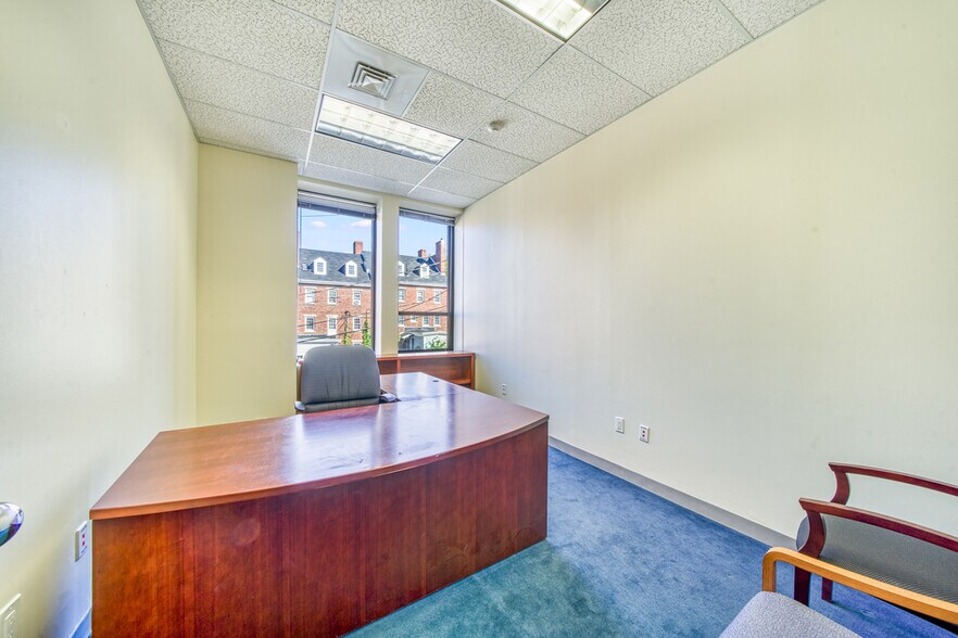 More Photos Of 99 Middle St, Manchester Office Residential For Sale