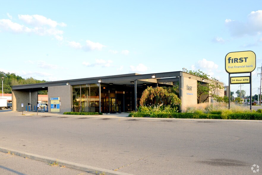 More Photos Of 2250-2600 Dixie Hwy, Hamilton Unknown For Lease