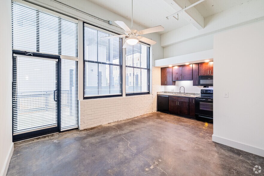 More Photos Of 120 Perry St, Petersburg Apartments For Lease