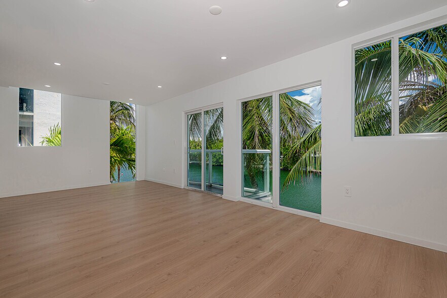 More Photos Of 1975-1985 Calais Dr, Miami Beach Apartments For Sale