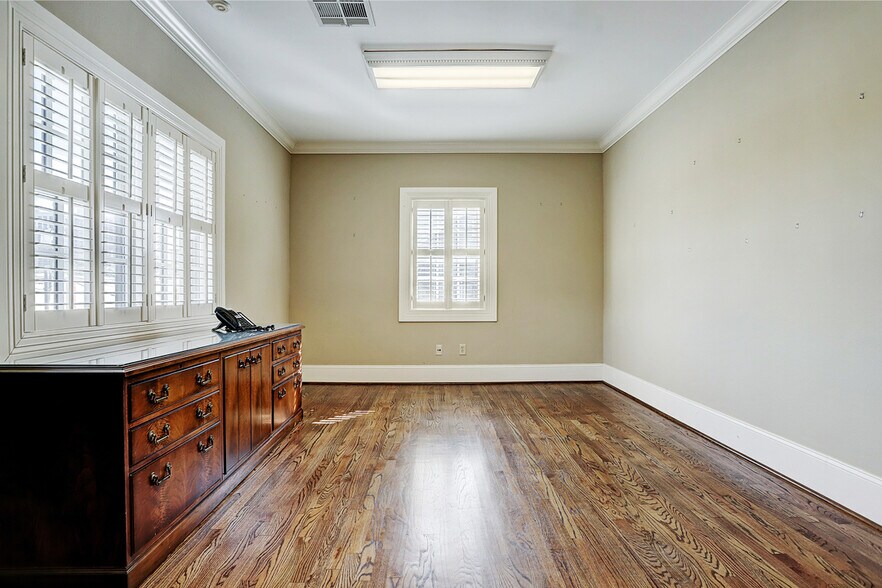 More Photos Of 4301 Yoakum Blvd, Houston Office For Lease