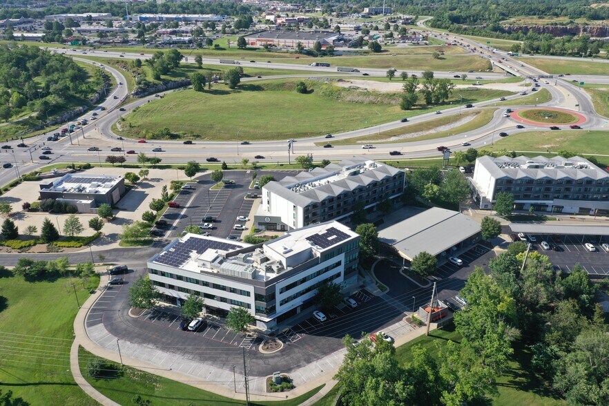 More Photos Of 2144 E Republic Rd, Springfield Business Park For Lease