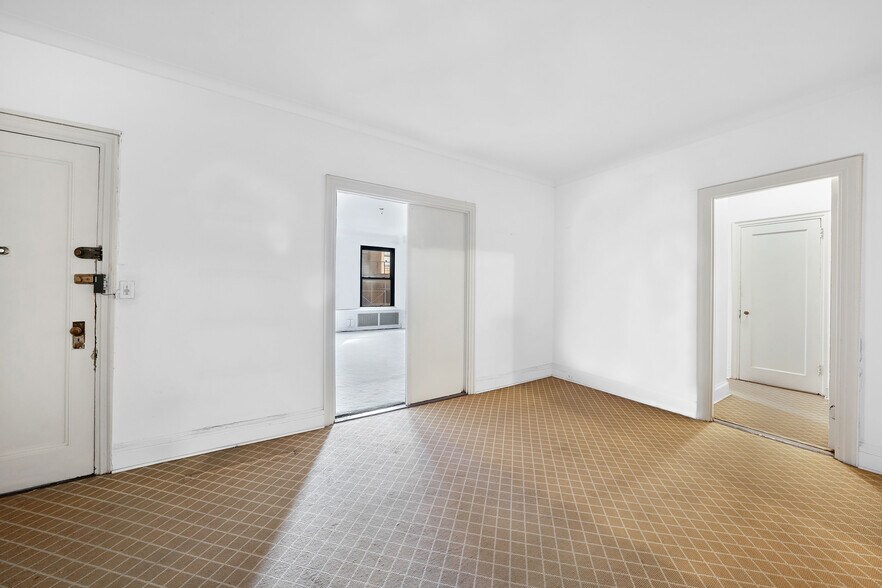 More Photos Of 262 Central Park W, New York Multifamily For Sale