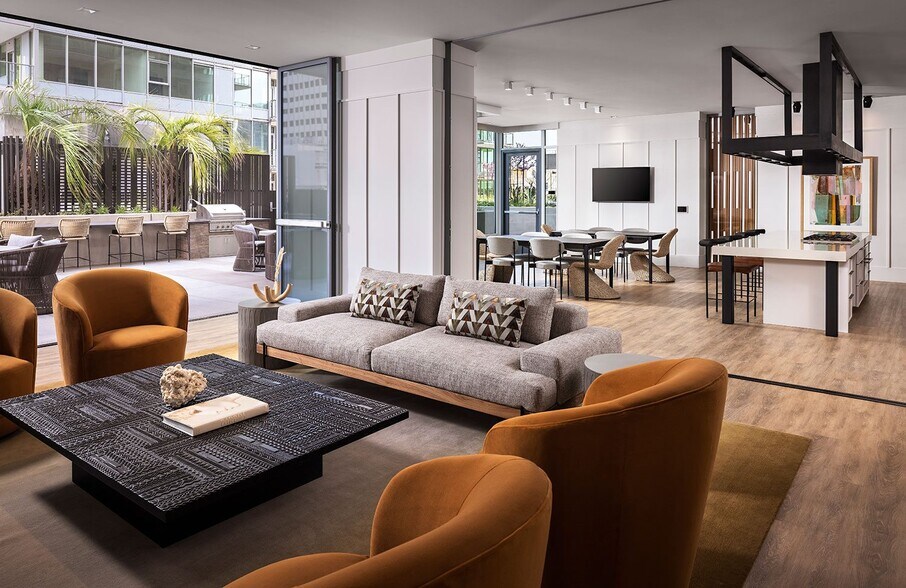 More Photos Of 702 Broadway, San Diego Apartments For Lease