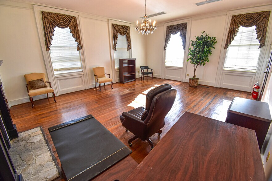More Photos Of 2606 8th St, Tuscaloosa Office For Sale