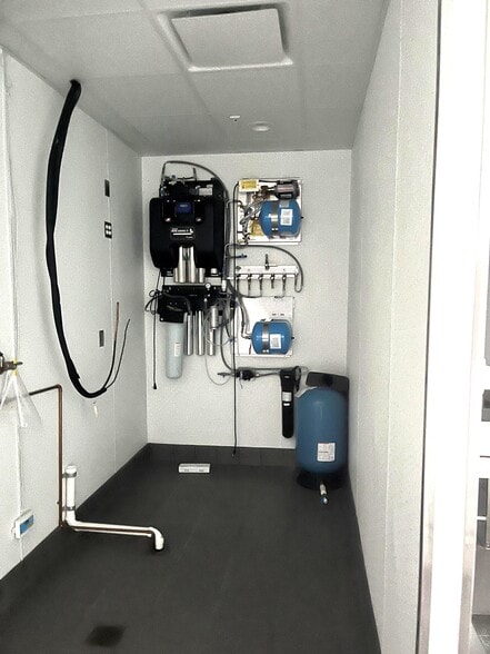 More Photos Of 6033 Campbell Rd, Dallas Fast Food For Lease