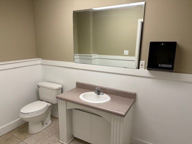 More Photos Of 112 W Lauderdale St, Tullahoma Office For Lease