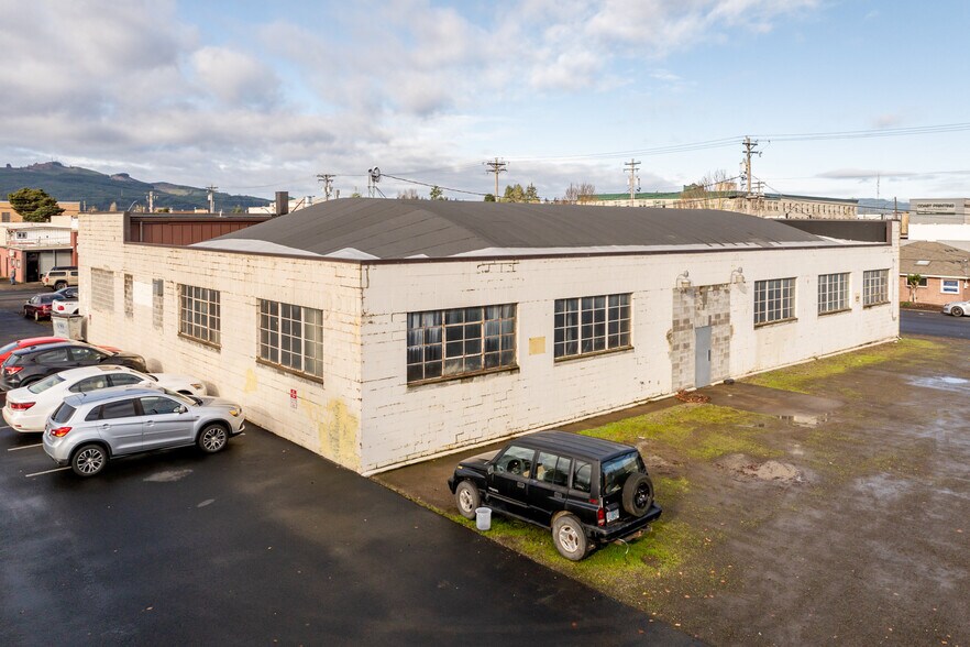 More Photos Of 2105 4th St, Tillamook Industrial For Sale